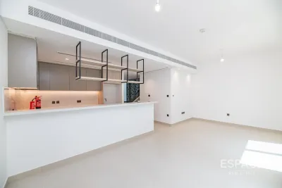 Aura Gardens, Tilal Al Ghaf, Dubai - Espace