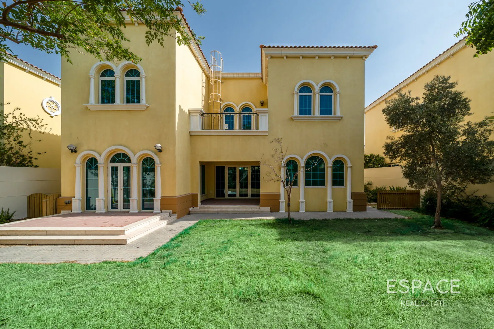PropertiesGalleryCamera