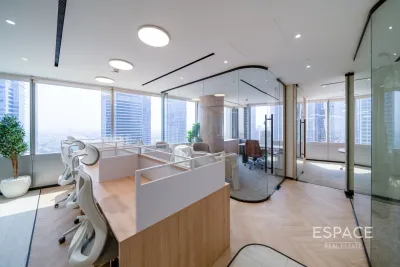 Gold Tower, Jumeirah Lake Towers, Dubai - Espace