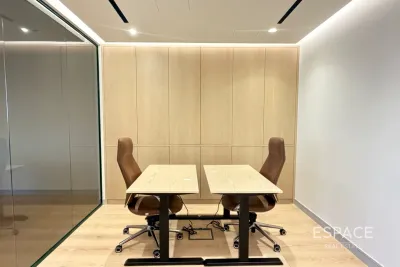 Gold Tower, Jumeirah Lake Towers, Dubai - Espace