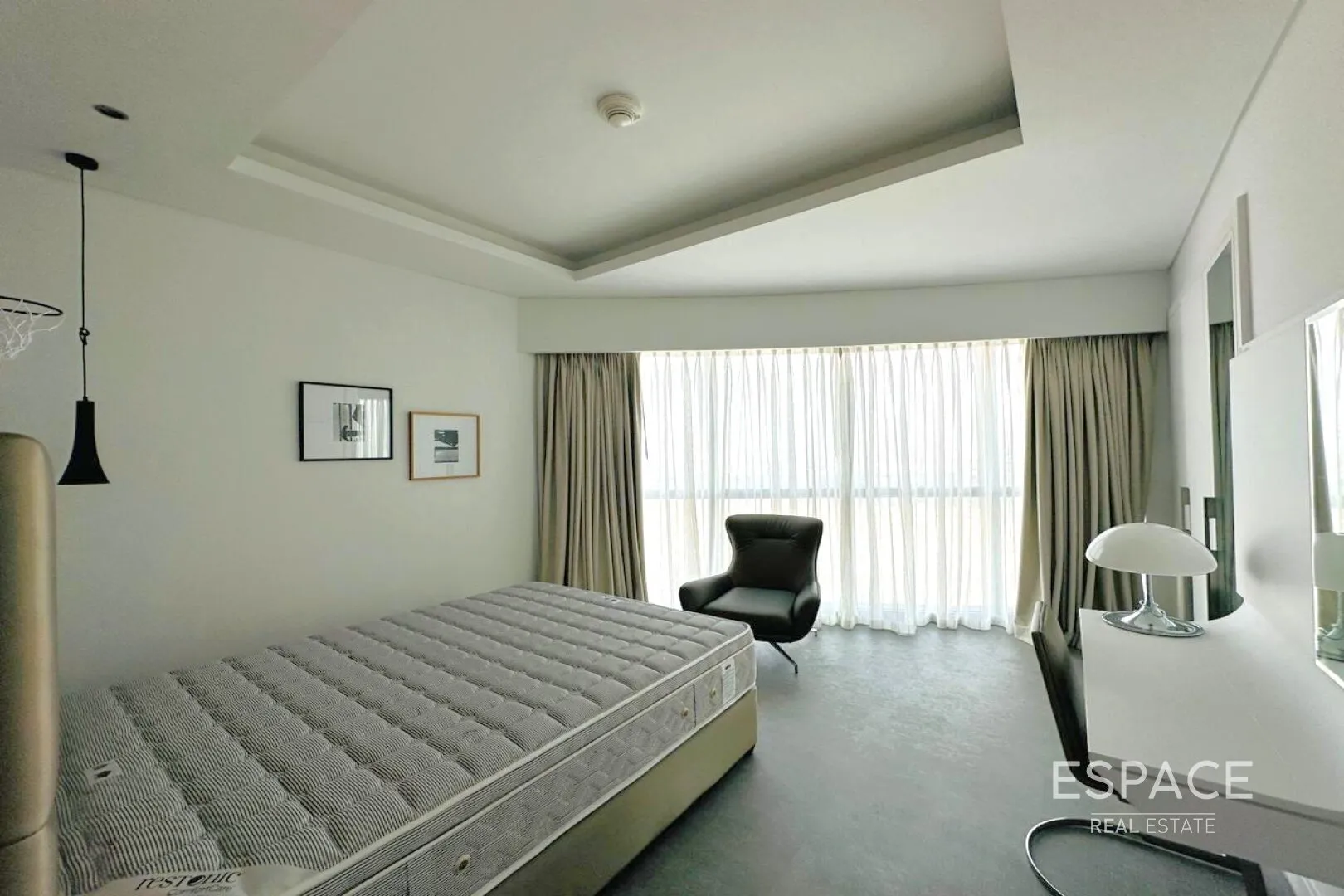 single static gallery