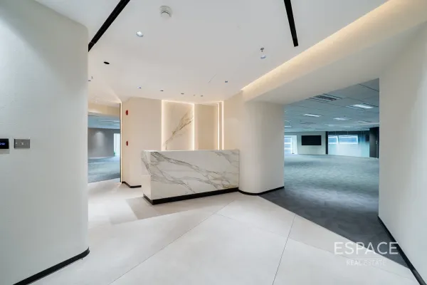 Park Place Tower, Sheikh Zayed Road, Dubai - Espace