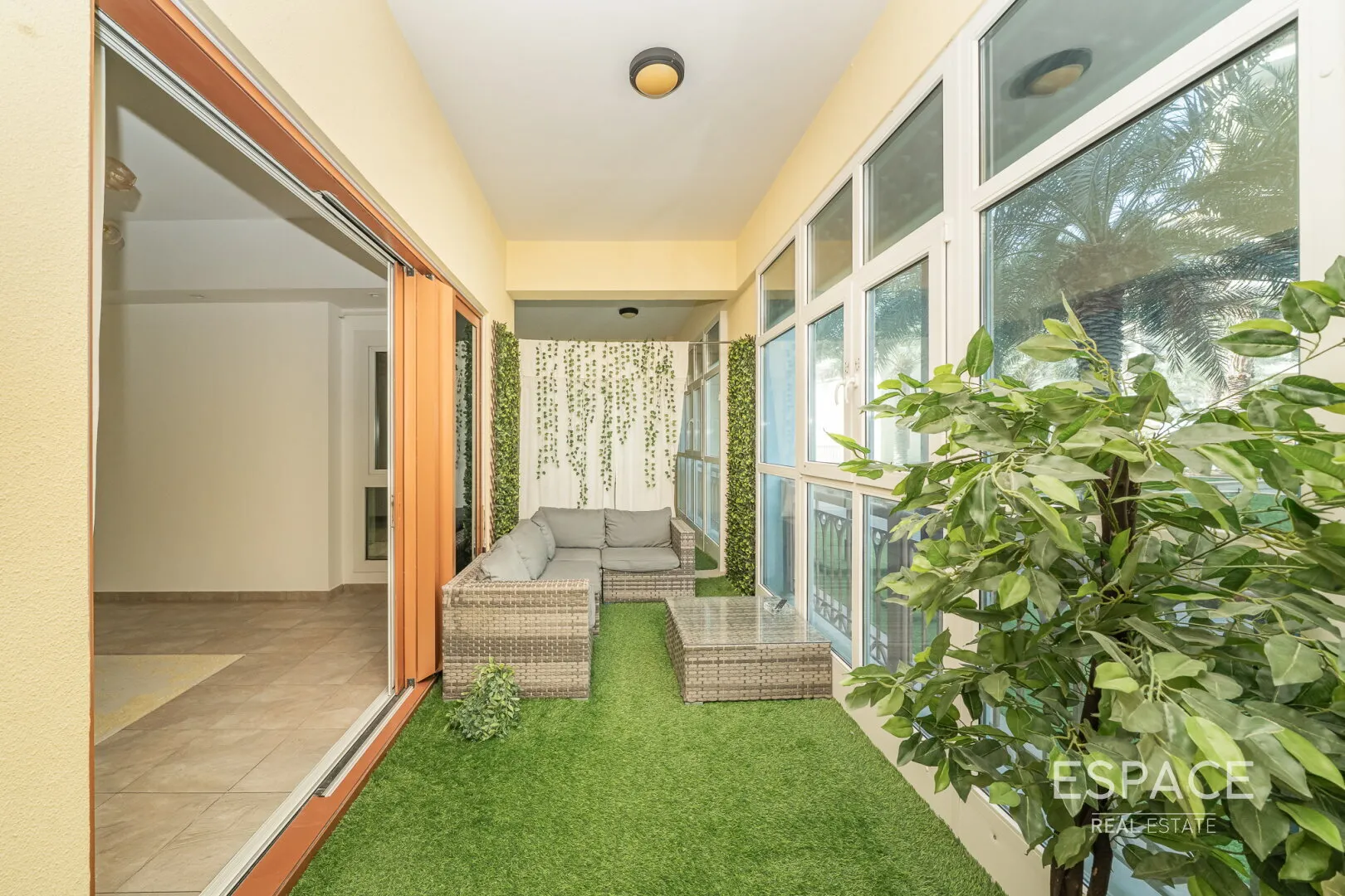 PropertiesGalleryCamera