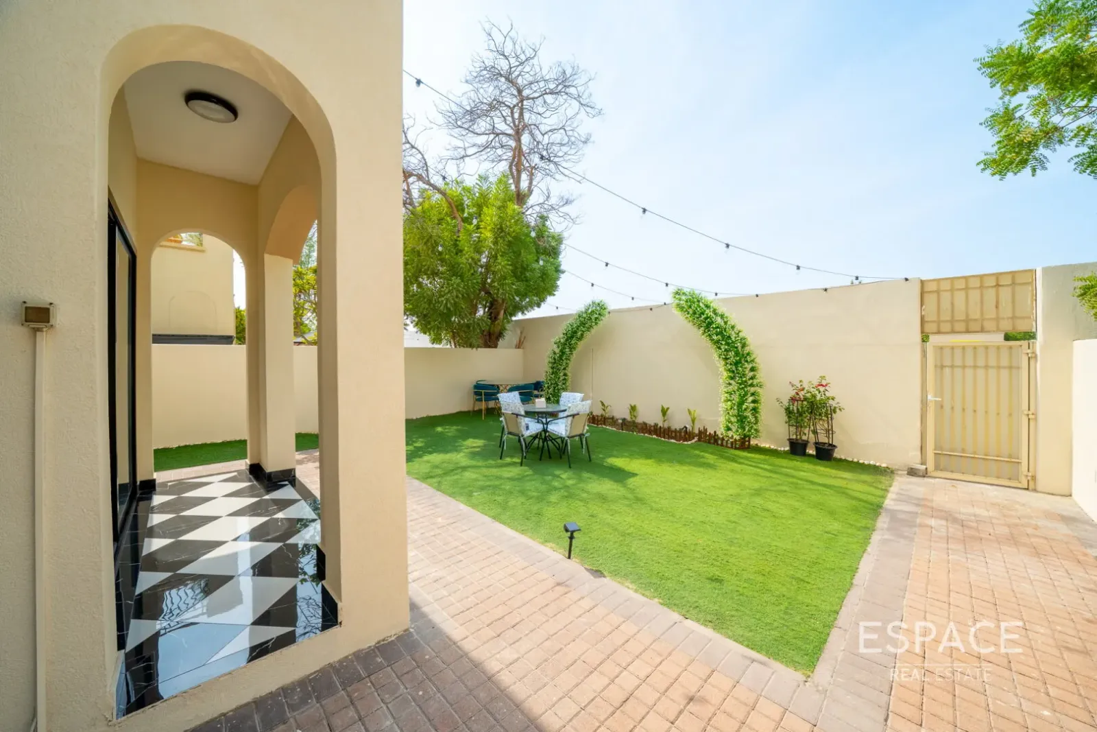 PropertiesGalleryCamera