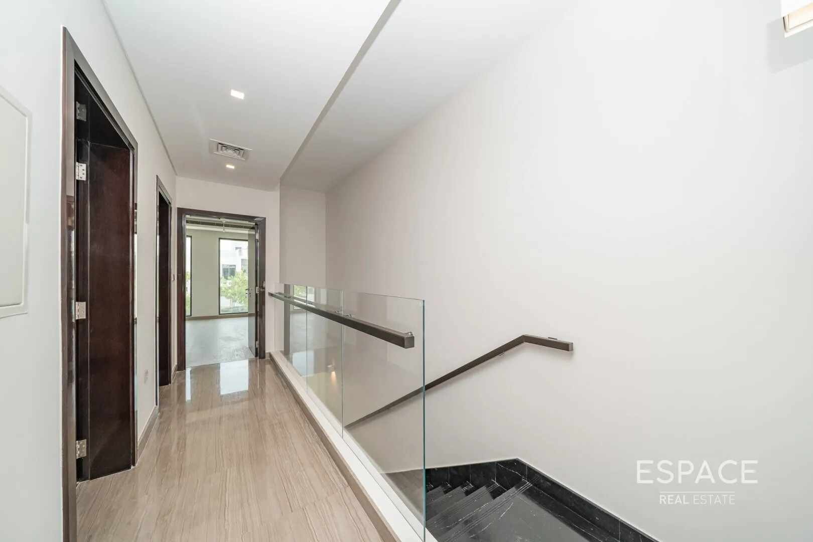 single static gallery