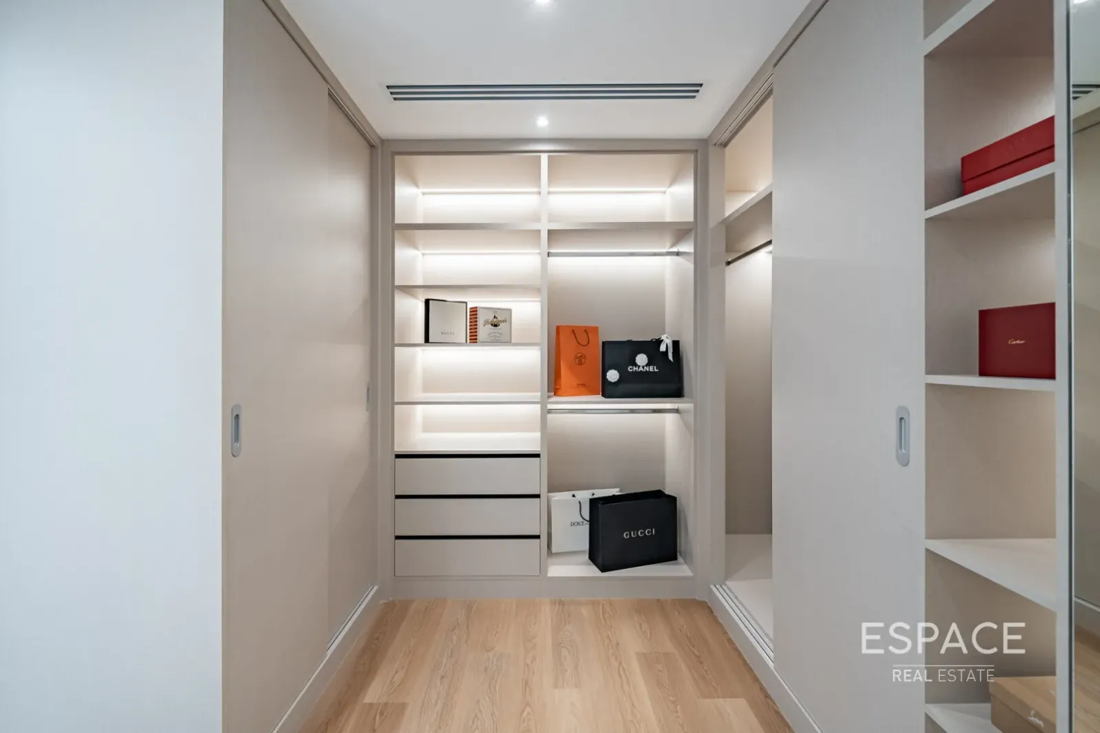 PropertiesGalleryCamera