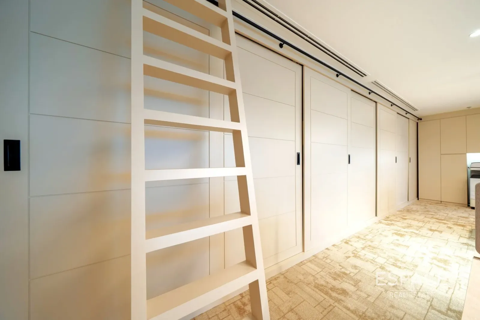 PropertiesGalleryCamera