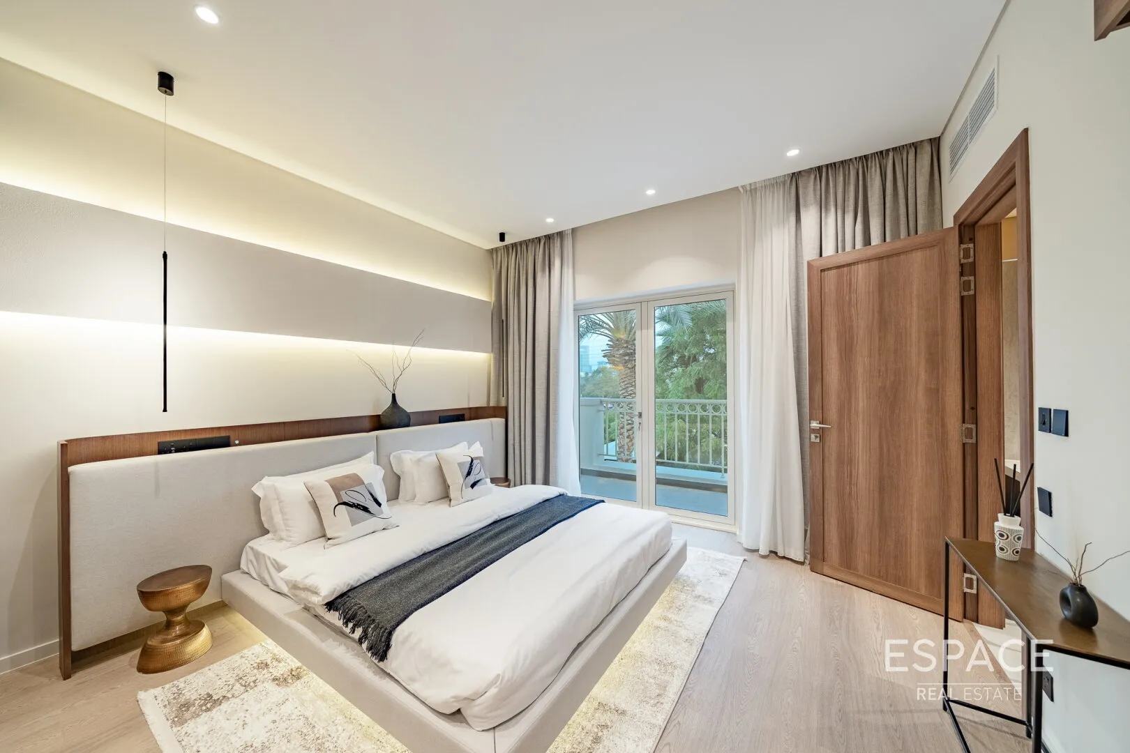 PropertiesGalleryCamera