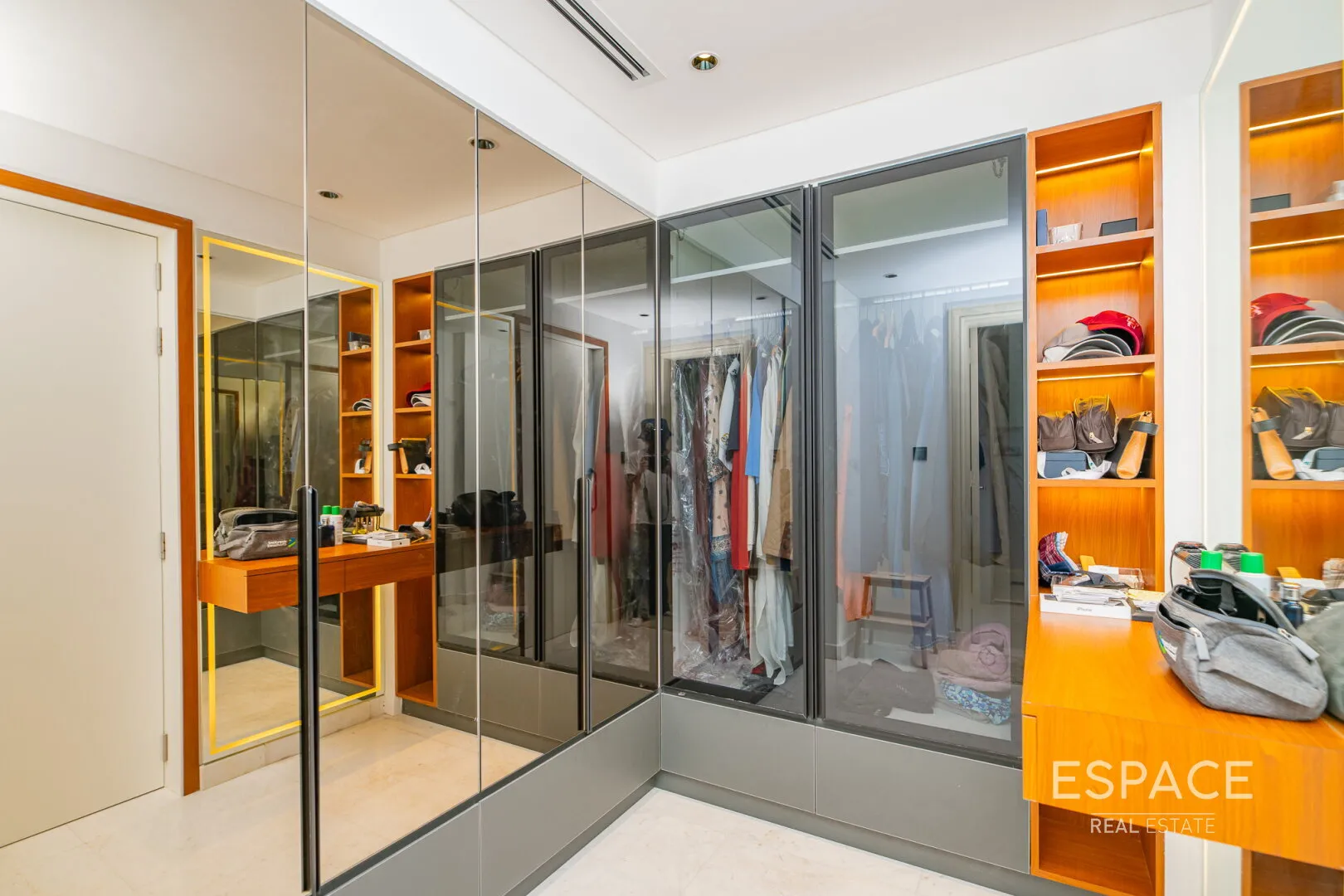PropertiesGalleryCamera