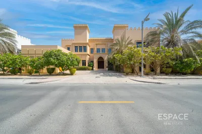 Frond L, Palm Jumeirah, Dubai - Espace