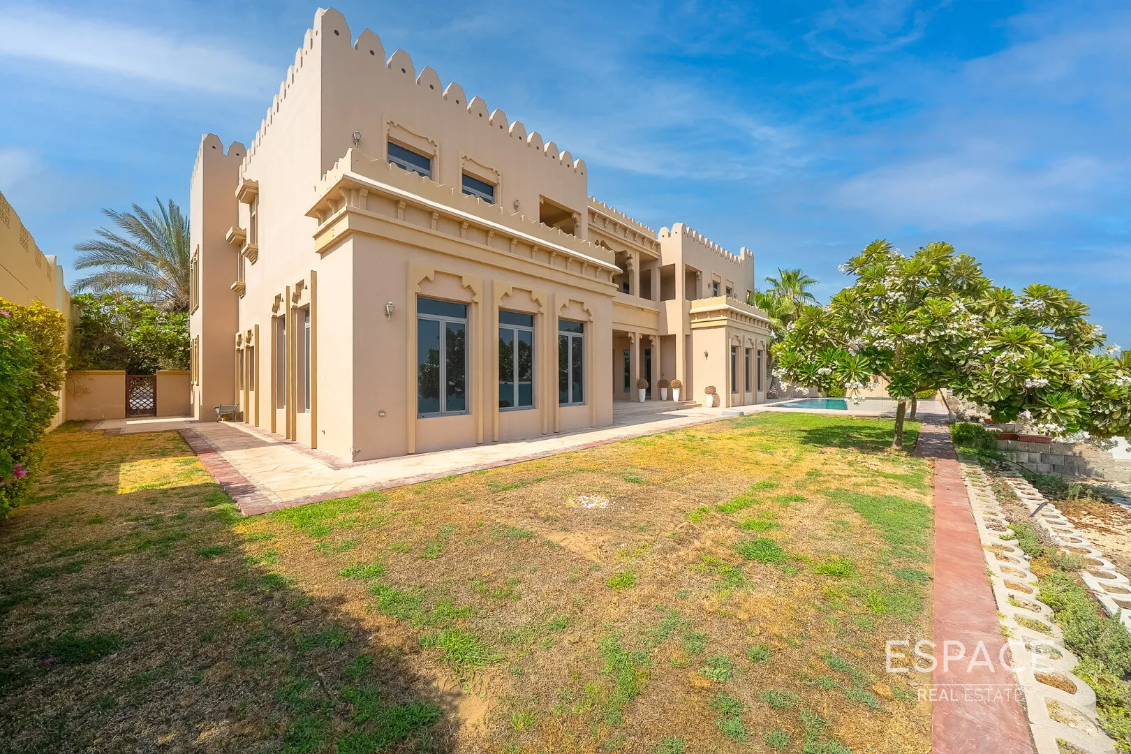 PropertiesGalleryCamera