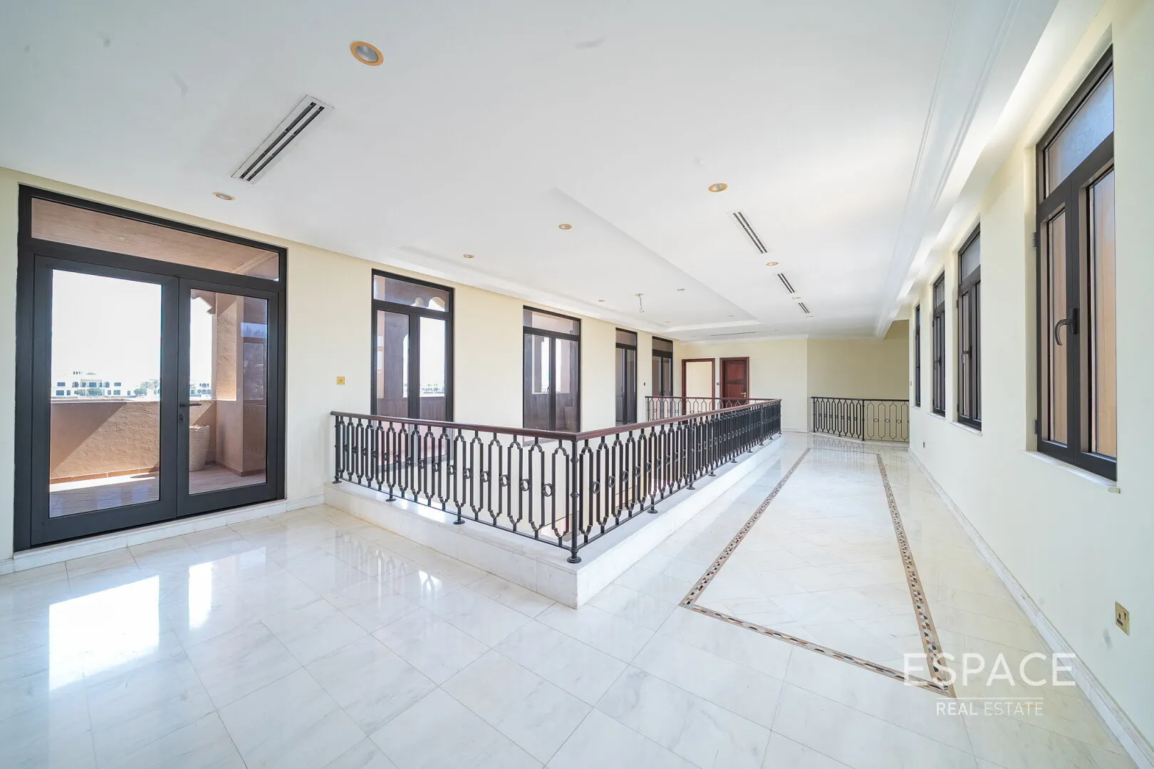 single static gallery