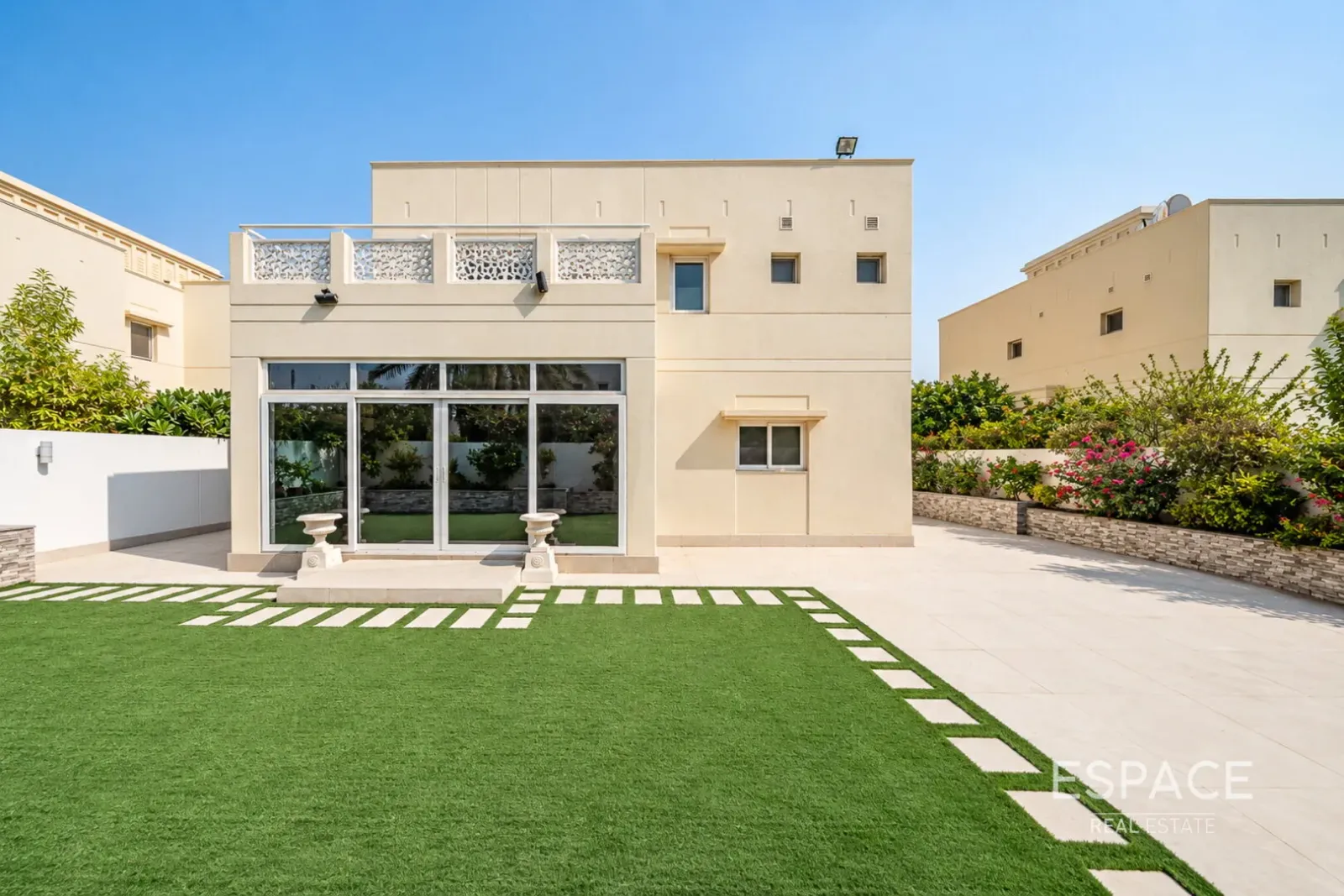 PropertiesGalleryCamera