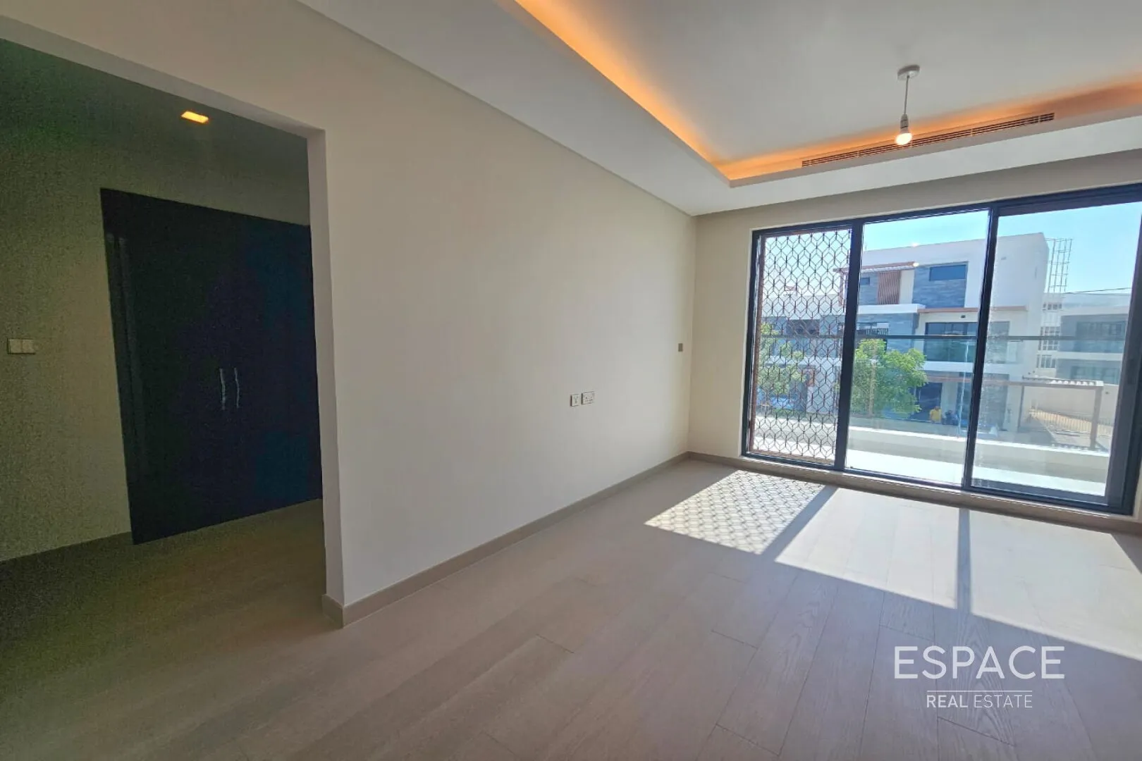 single static gallery