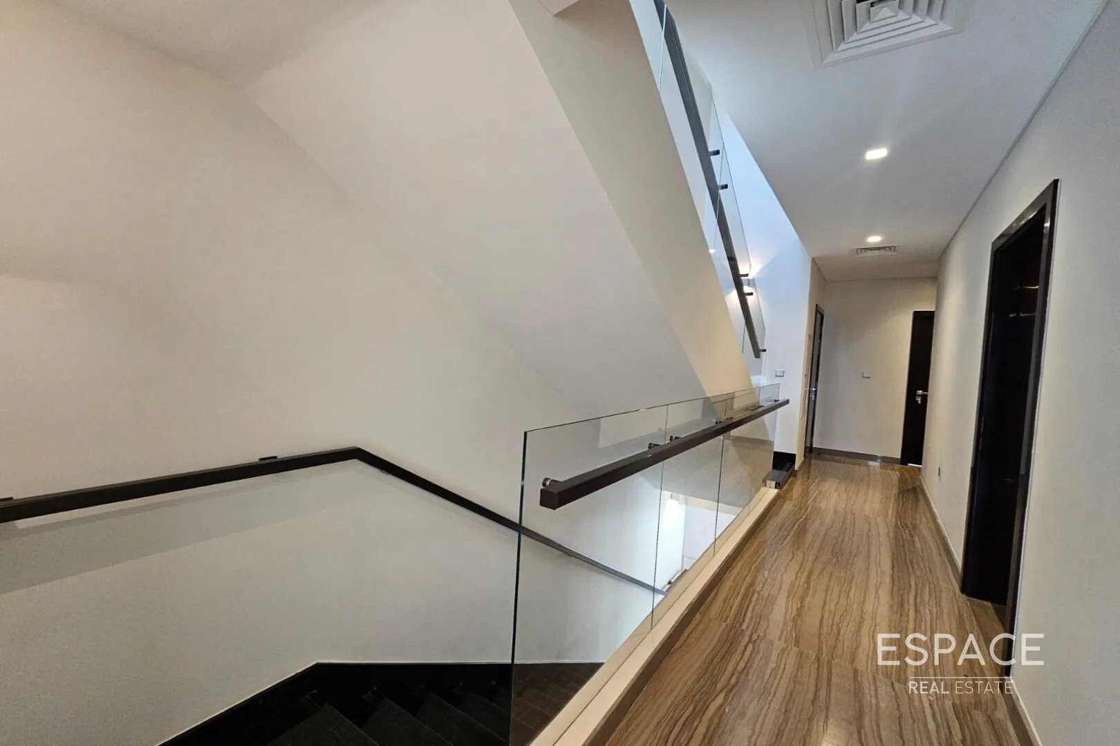 single static gallery