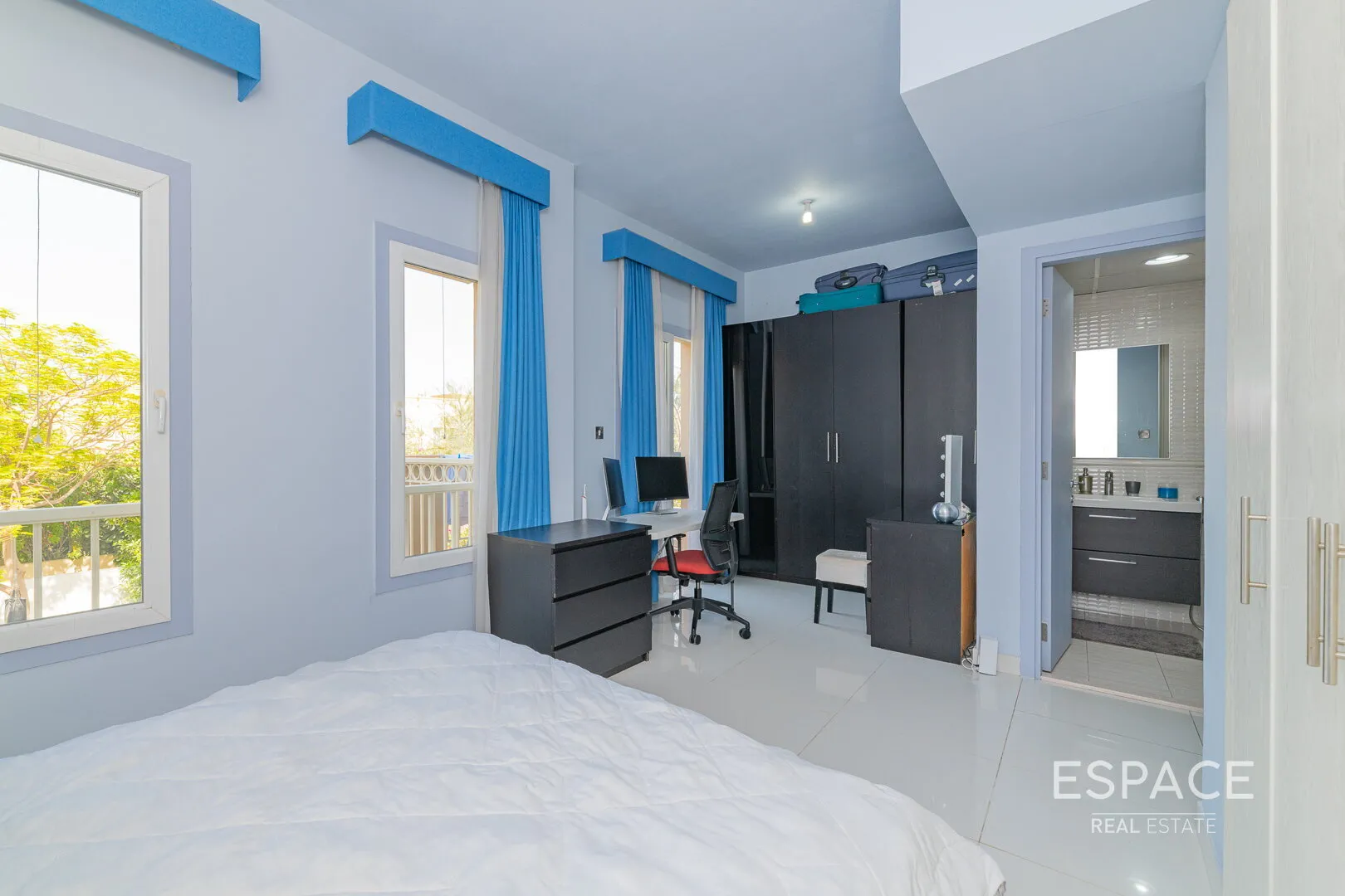 PropertiesGalleryCamera