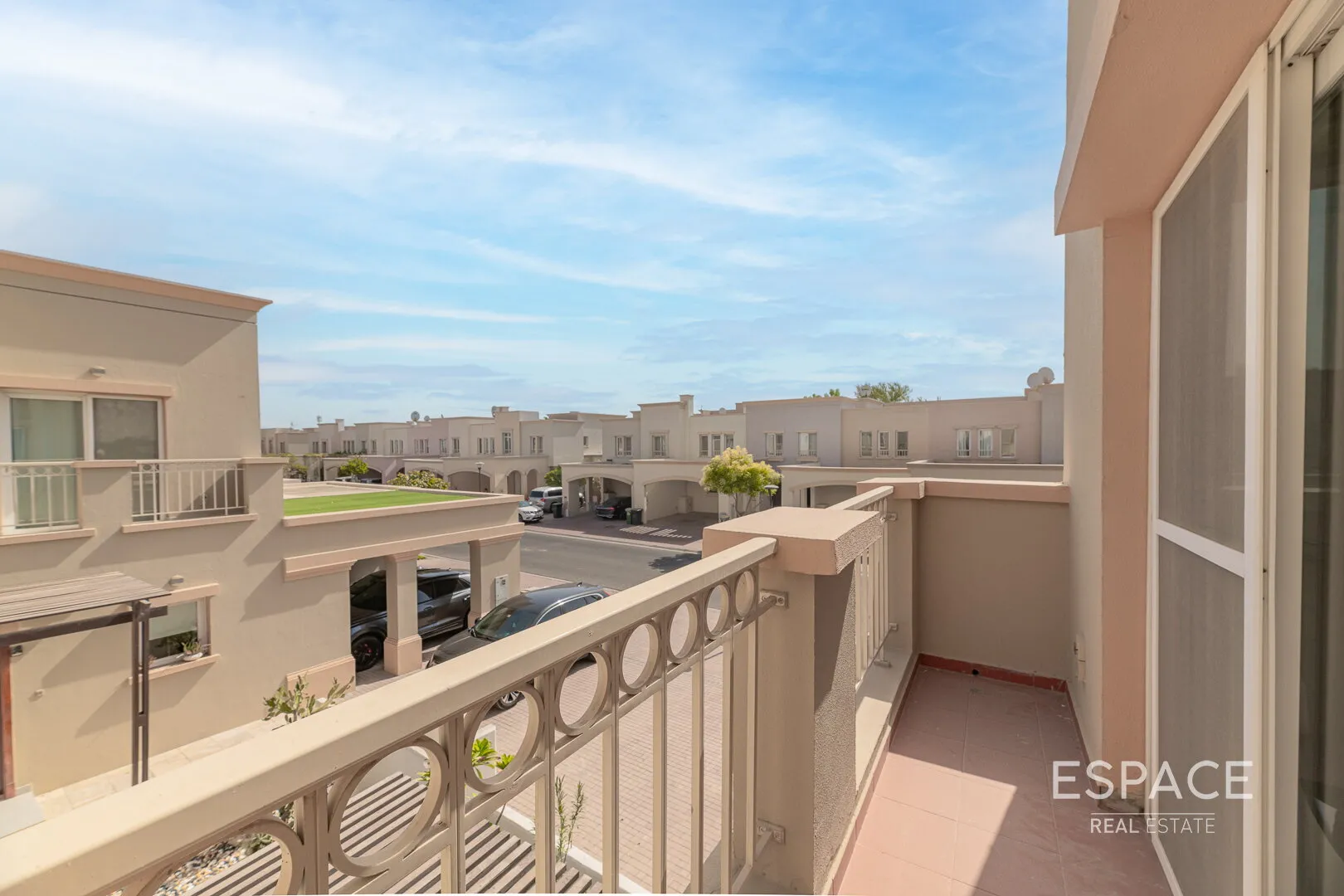PropertiesGalleryCamera