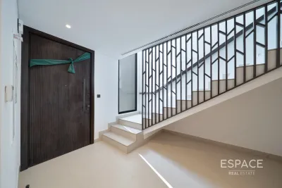 Aura Gardens, Tilal Al Ghaf, Dubai - Espace