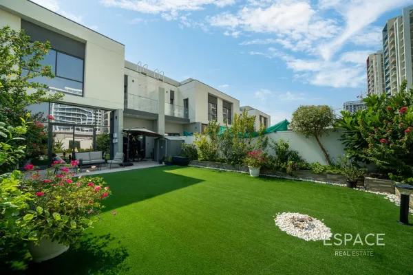 Murooj Al Furjan - East, Al Furjan, Dubai - Espace