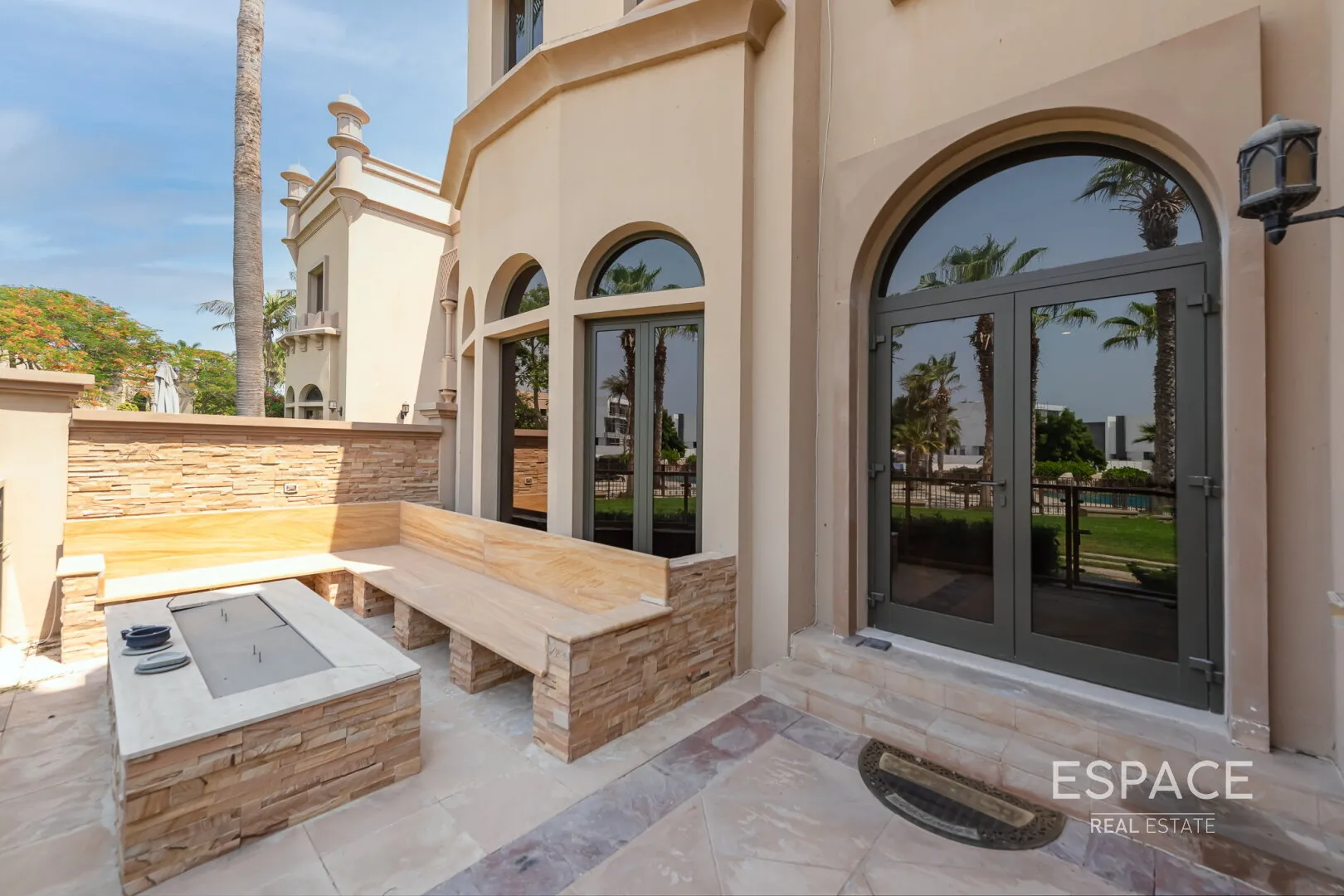 PropertiesGalleryCamera