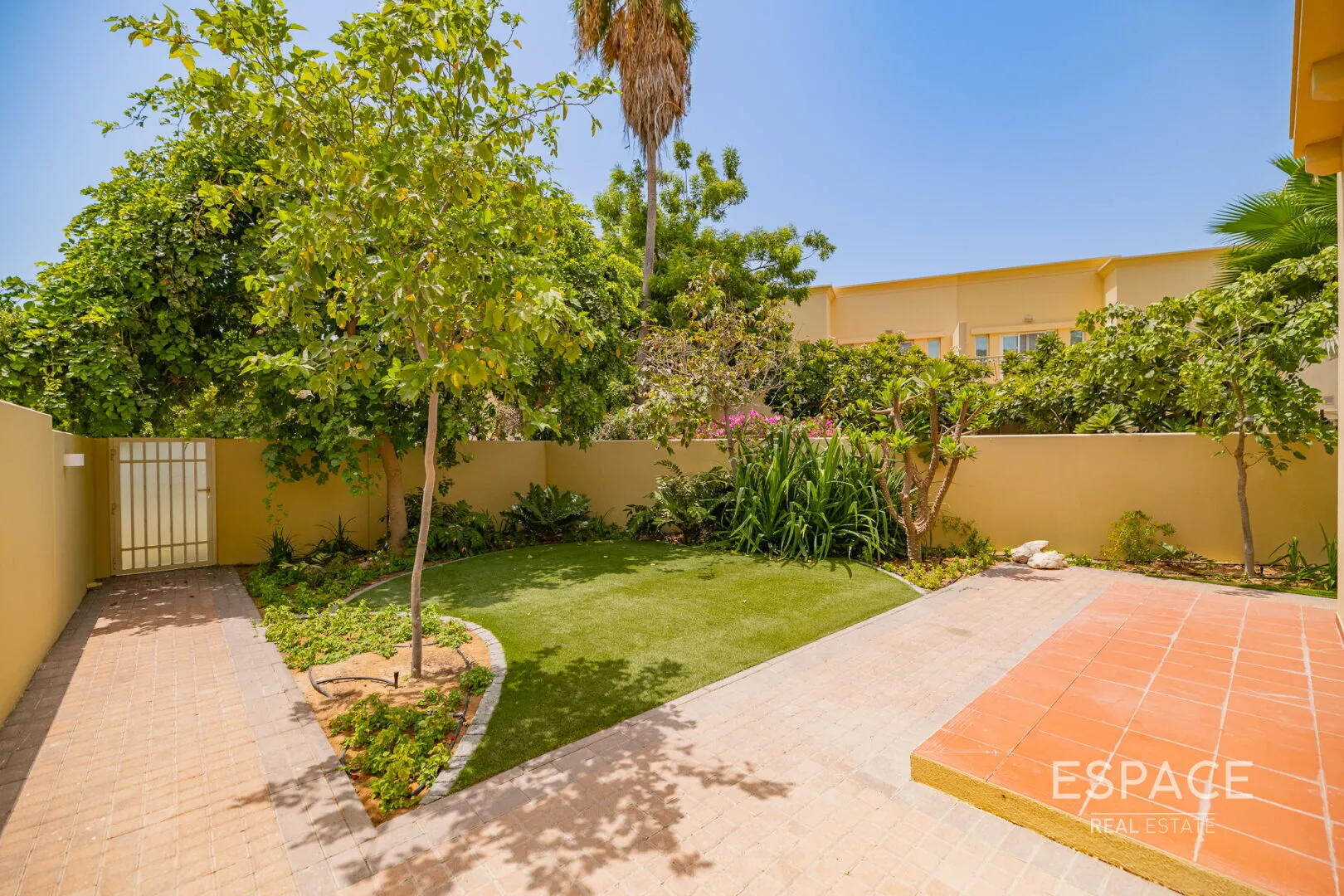 PropertiesGalleryCamera