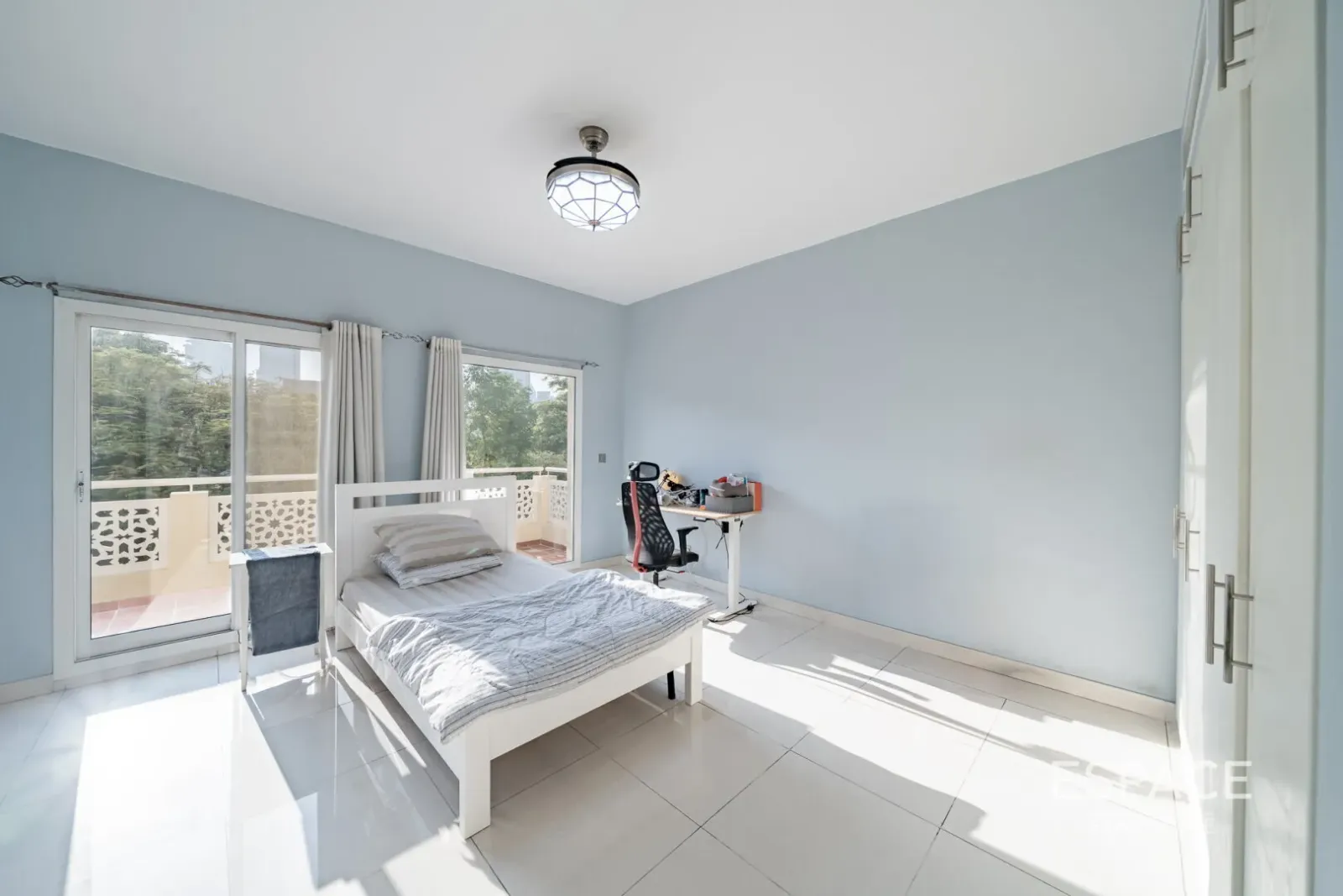 PropertiesGalleryCamera