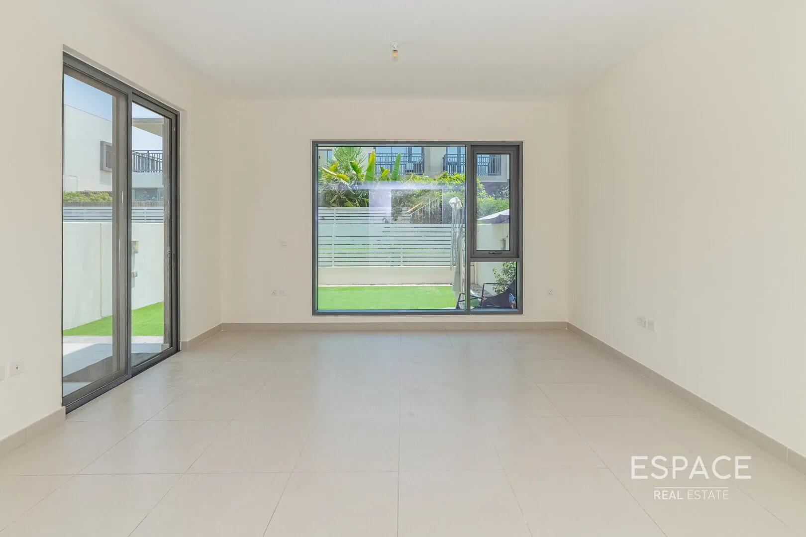 single static gallery