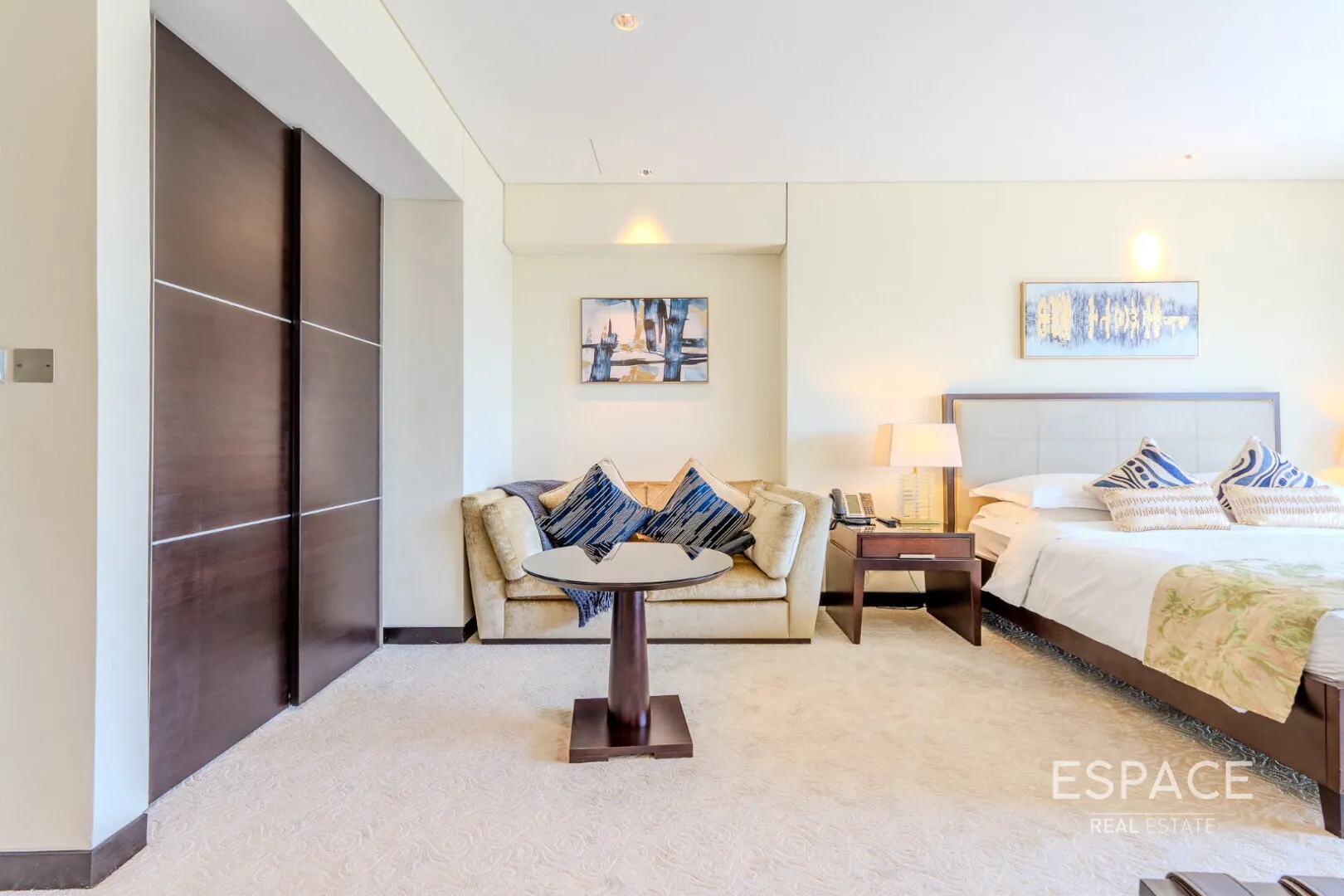 single static gallery