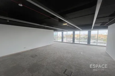 Jumeirah Business Centre 2, Jumeirah Lake Towers, Dubai - Espace