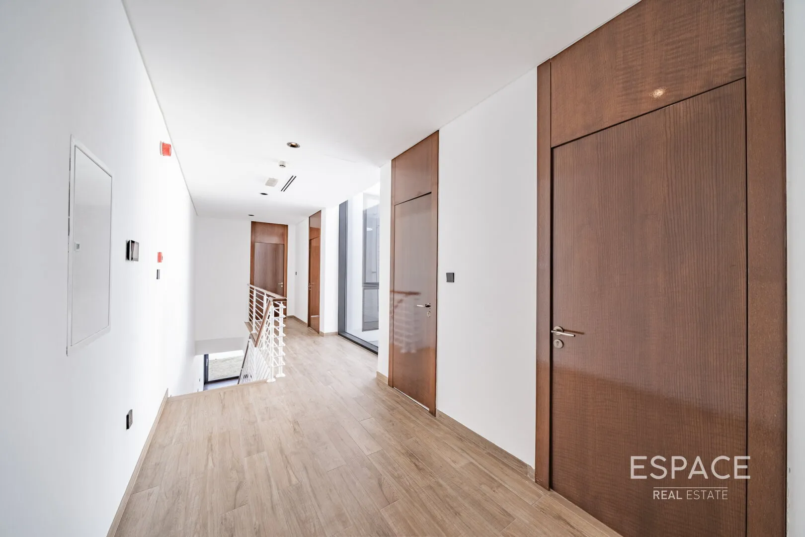 single static gallery