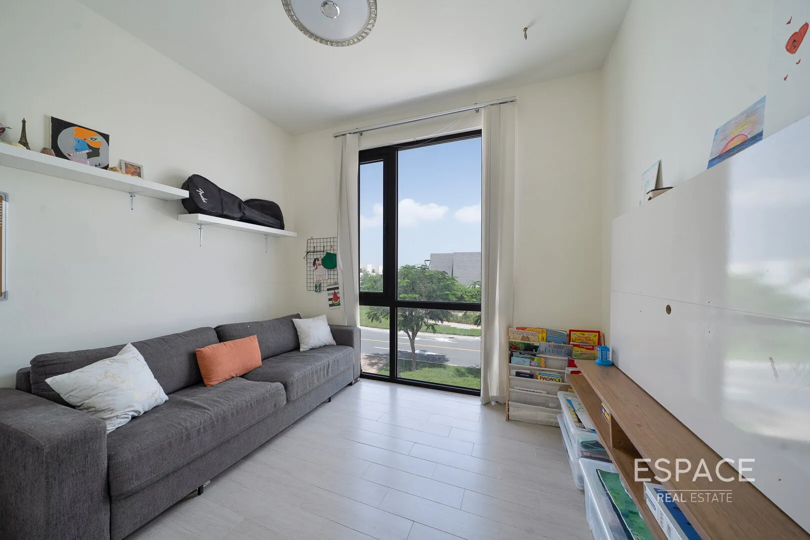 single static gallery