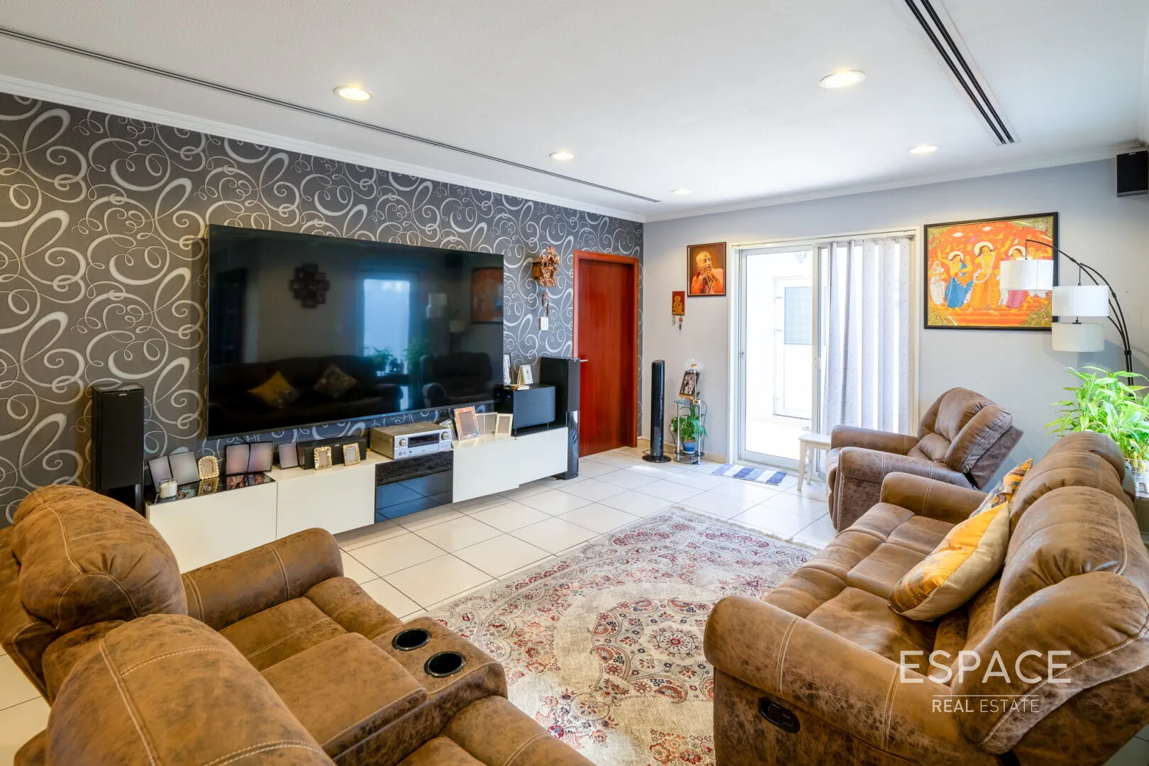 PropertiesGalleryCamera