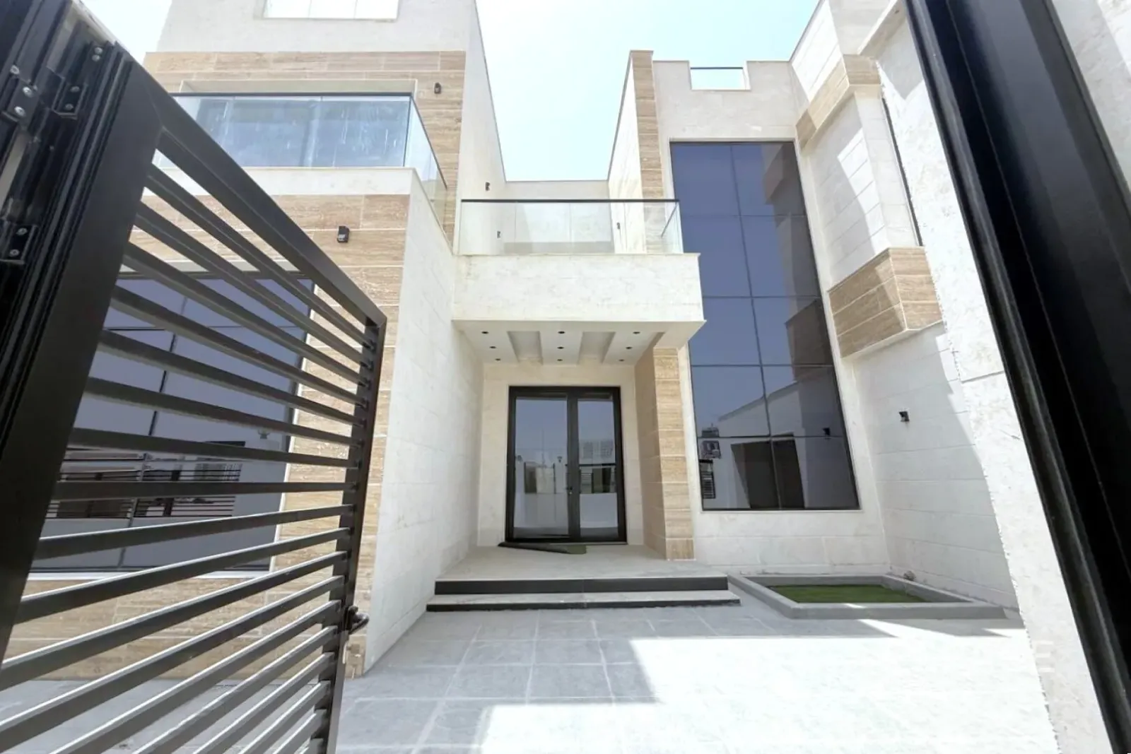 PropertiesGalleryCamera