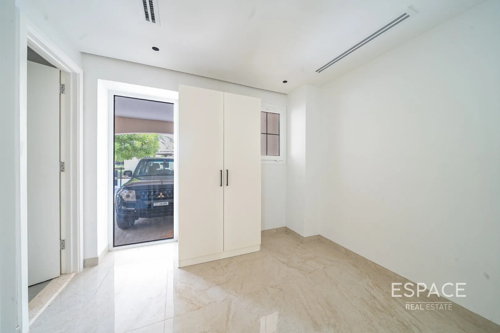 single static gallery