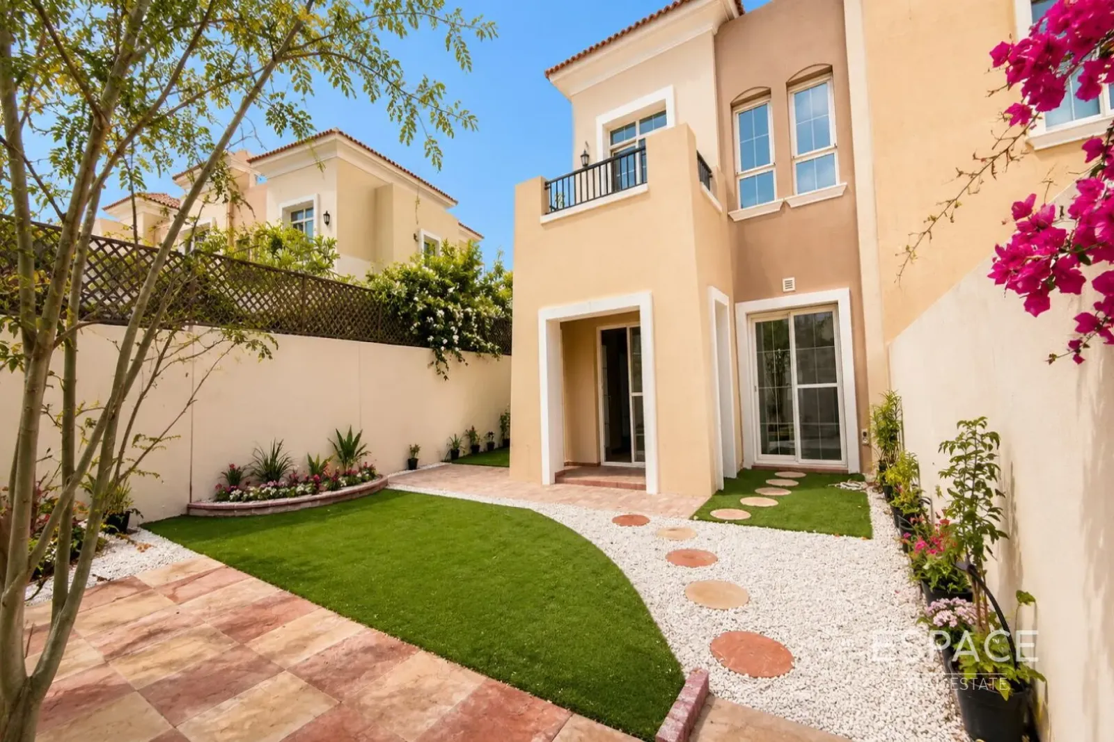 PropertiesGalleryCamera