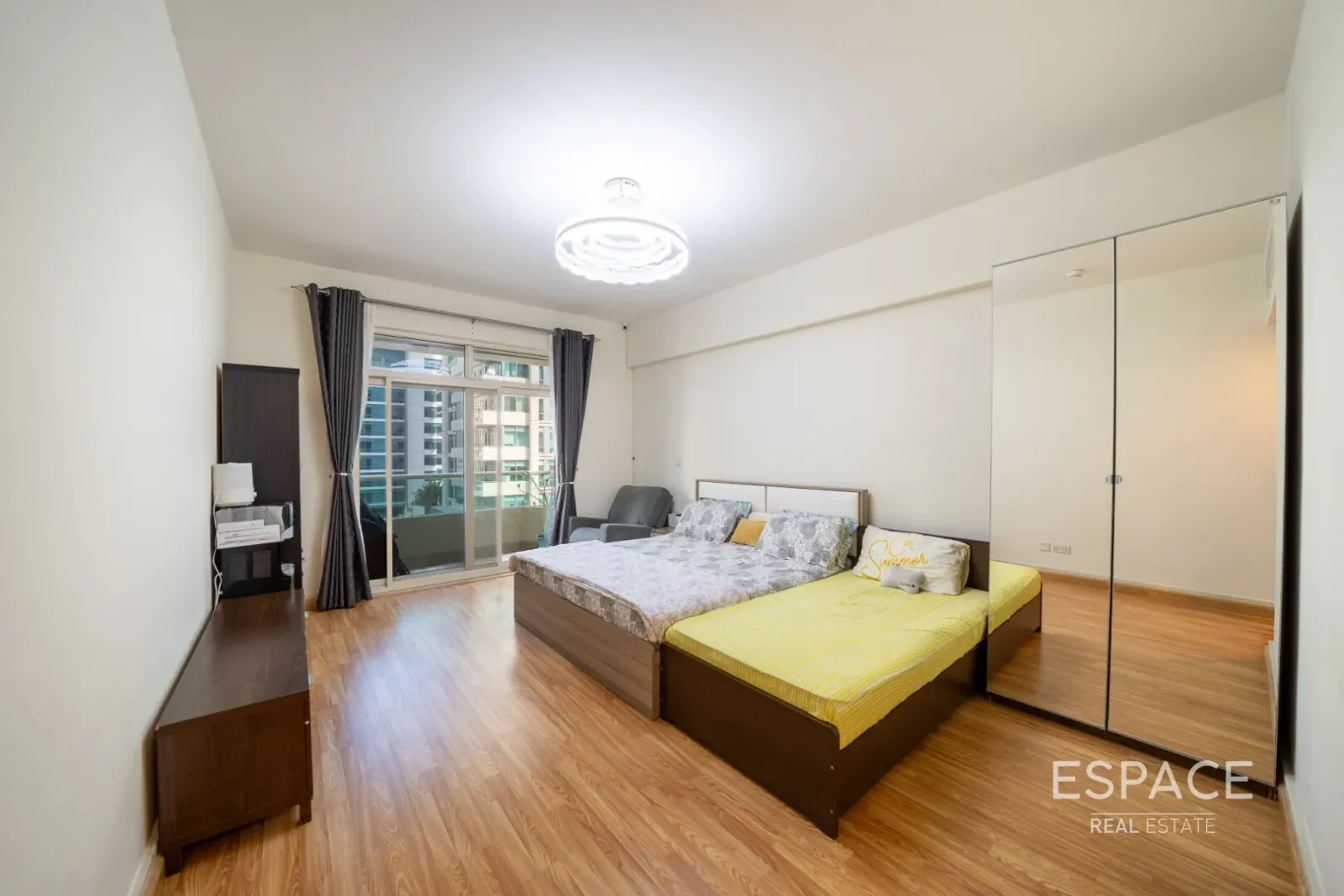 PropertiesGalleryCamera