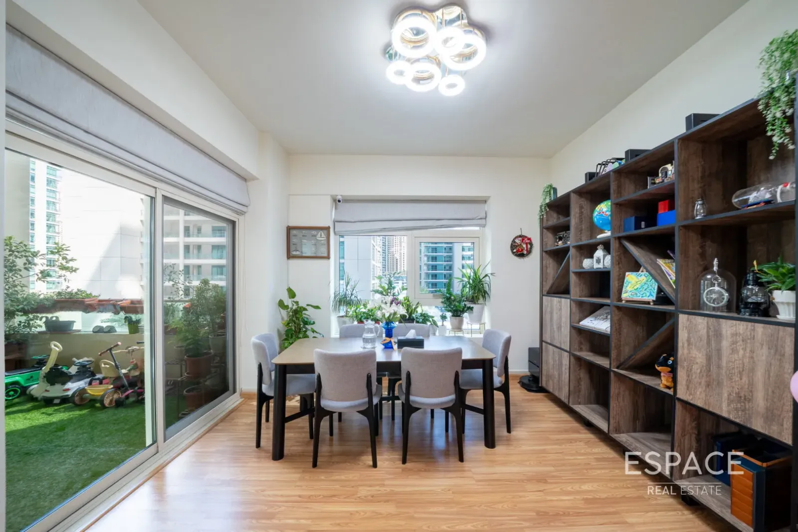 PropertiesGalleryCamera