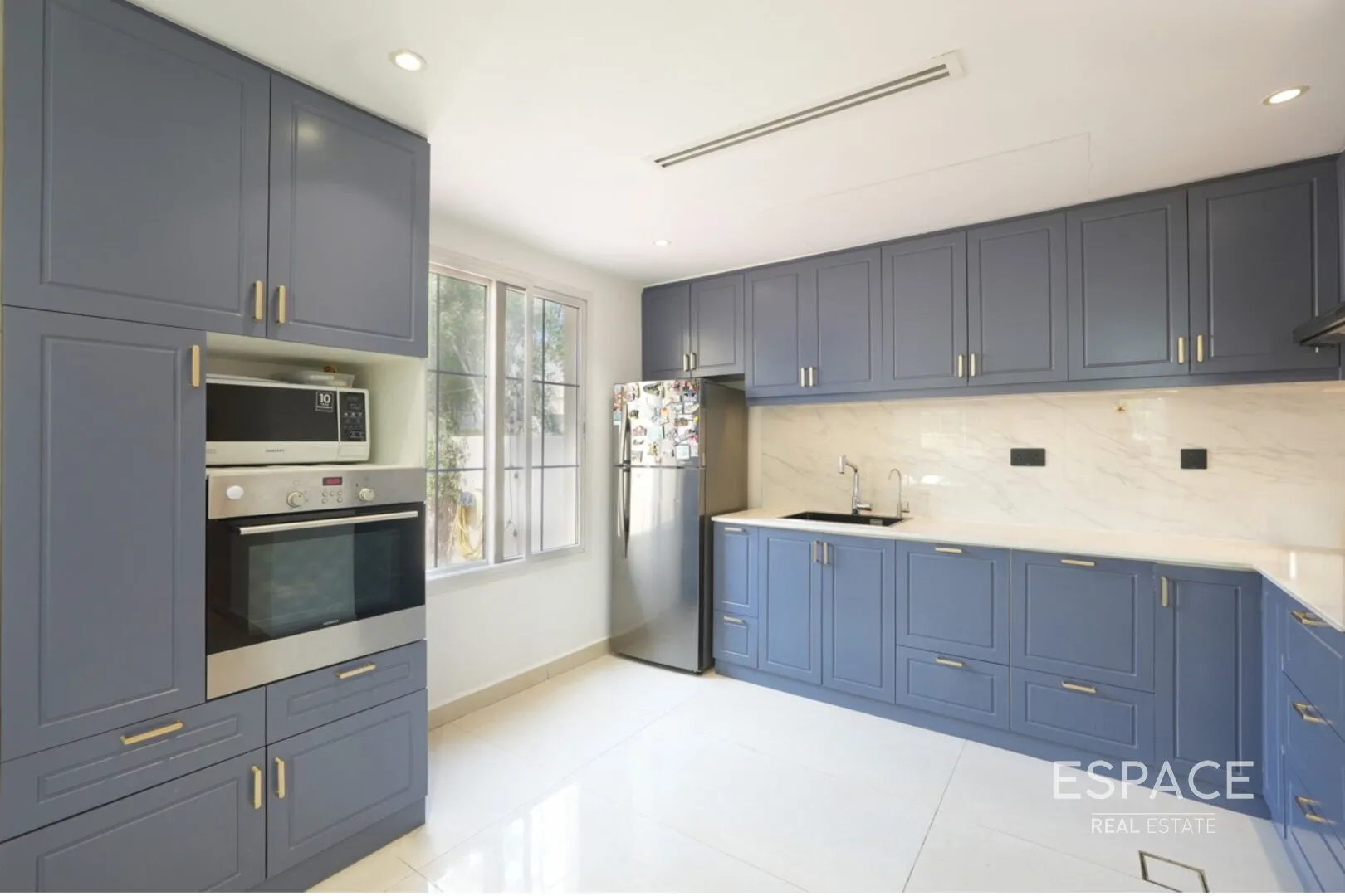 single static gallery