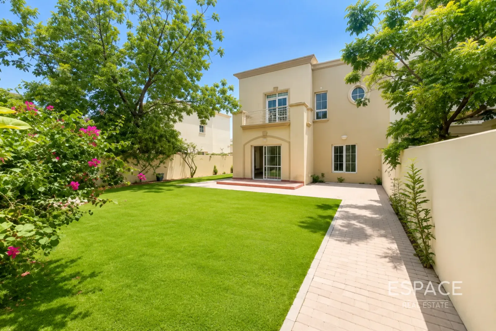PropertiesGalleryCamera