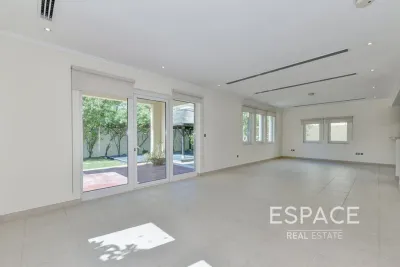 Heritage, Jumeirah Park, Dubai - Espace