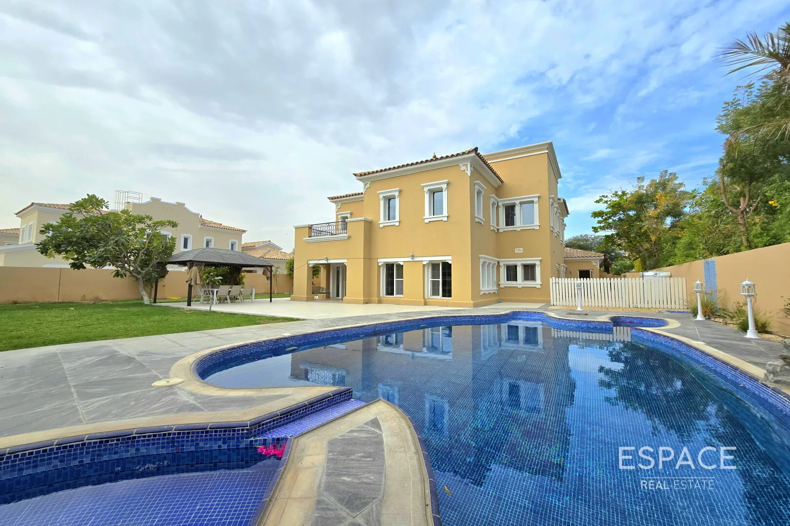 single static gallery