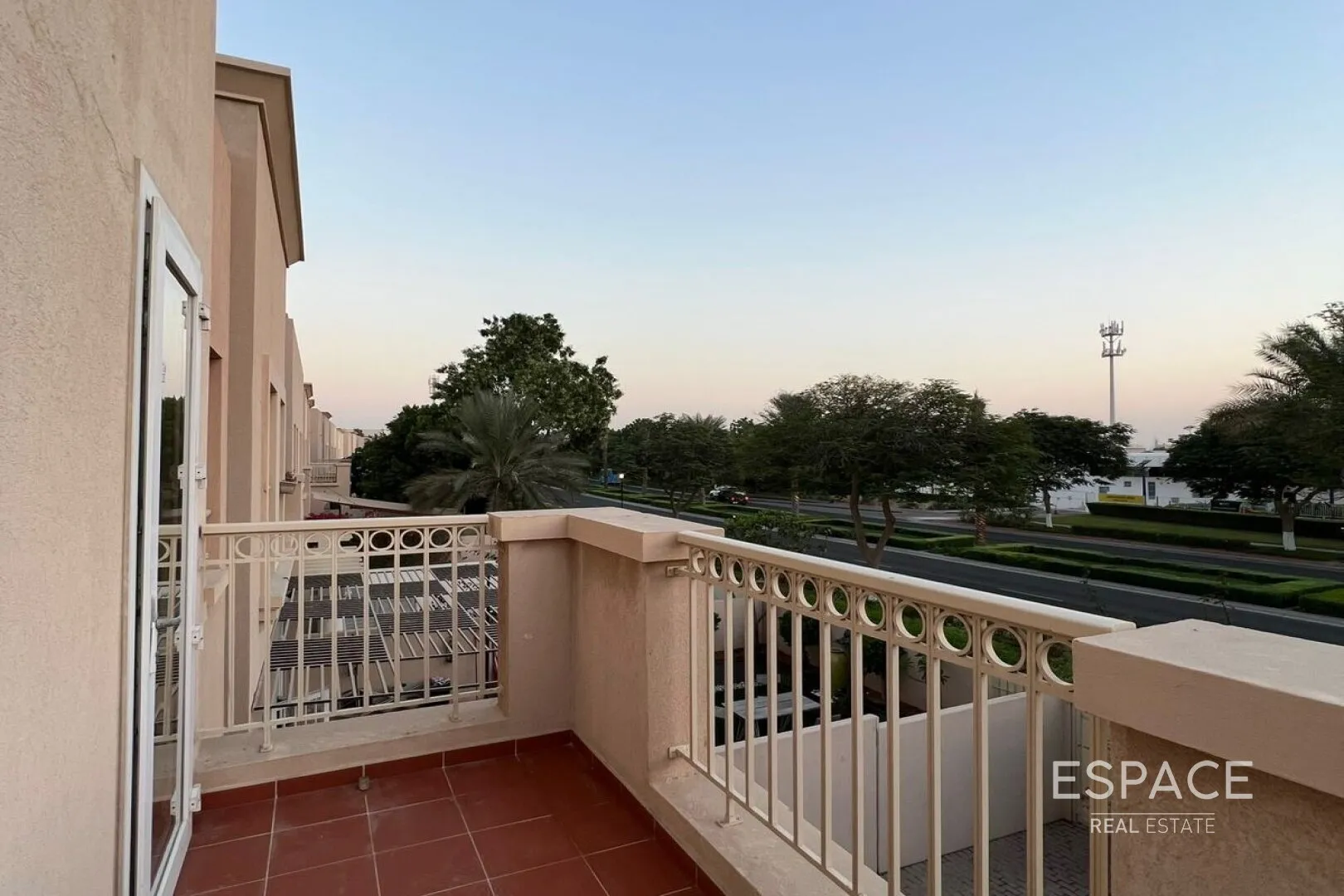 PropertiesGalleryCamera