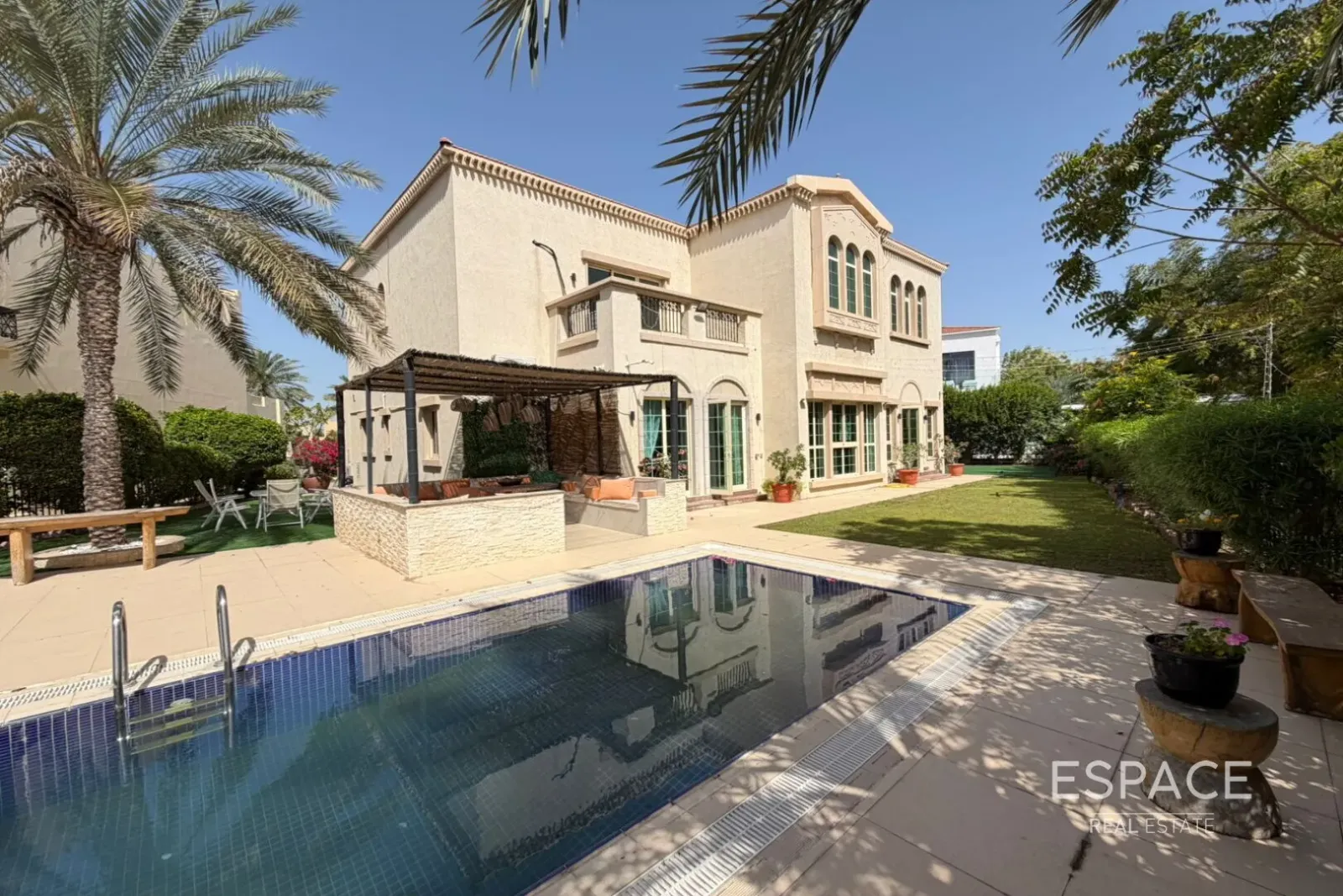 PropertiesGalleryCamera