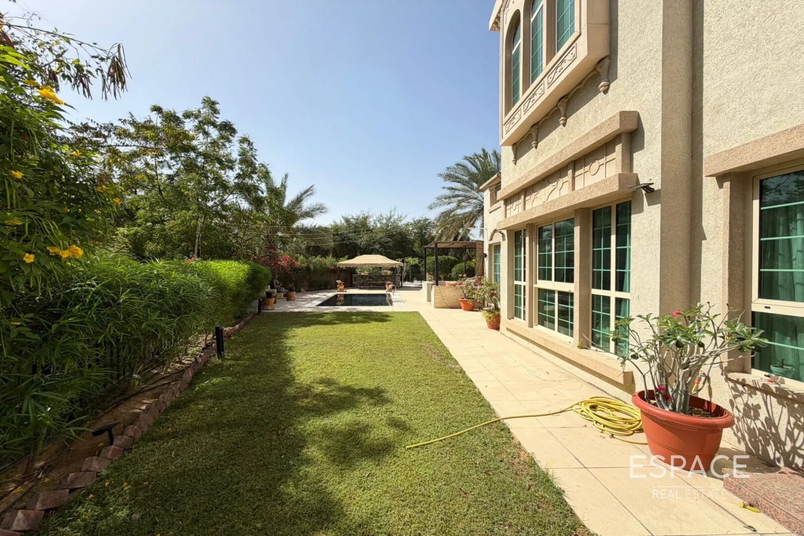 single static gallery