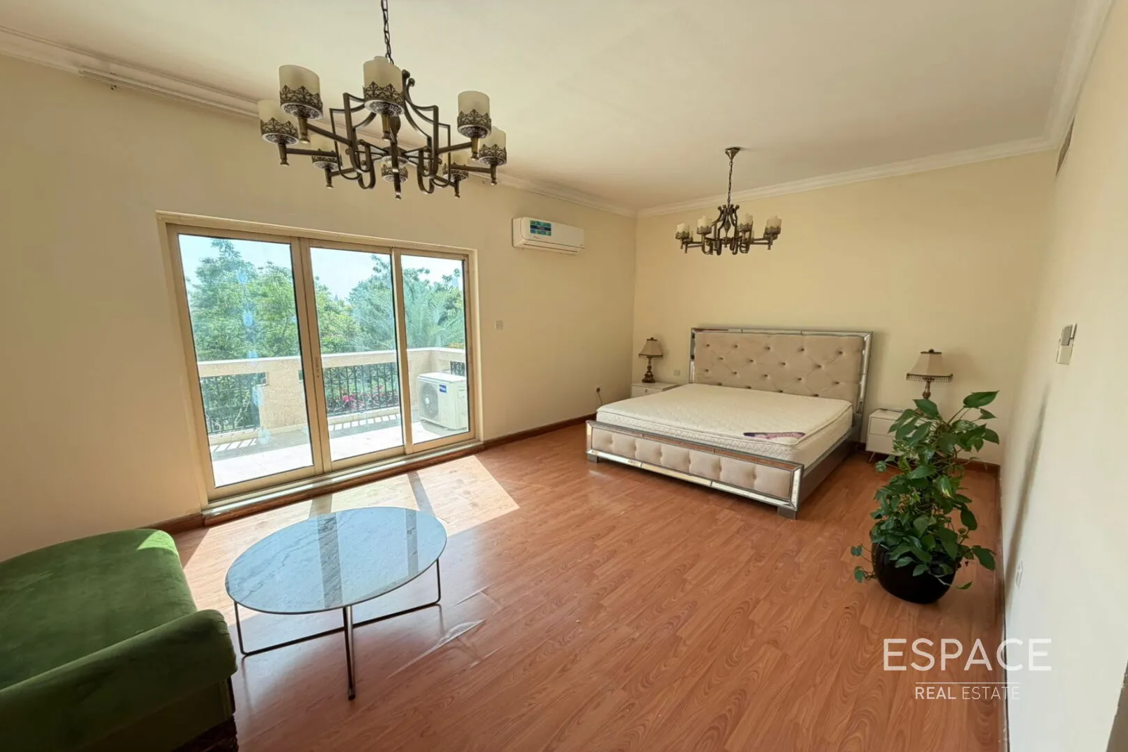 single static gallery