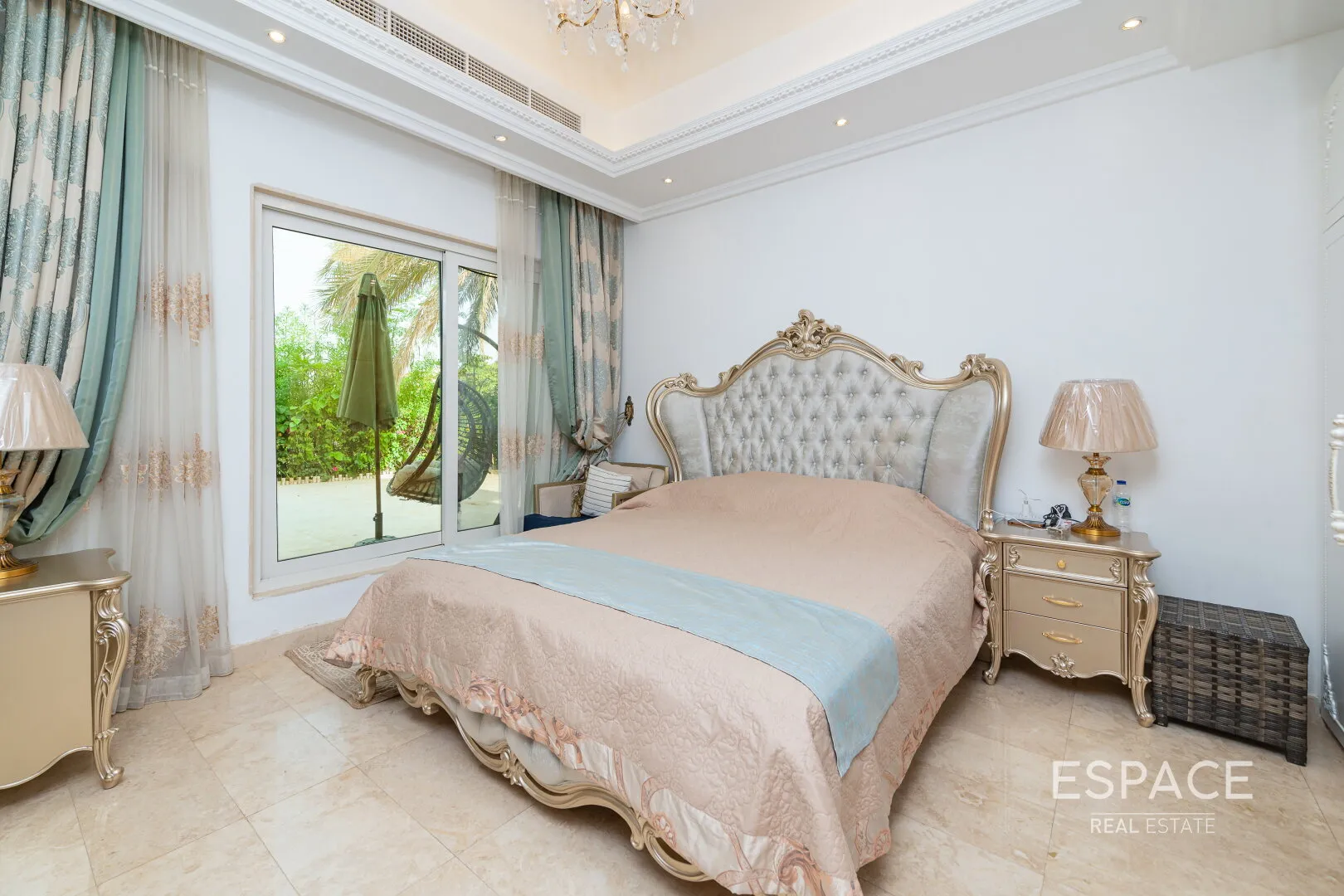 single static gallery