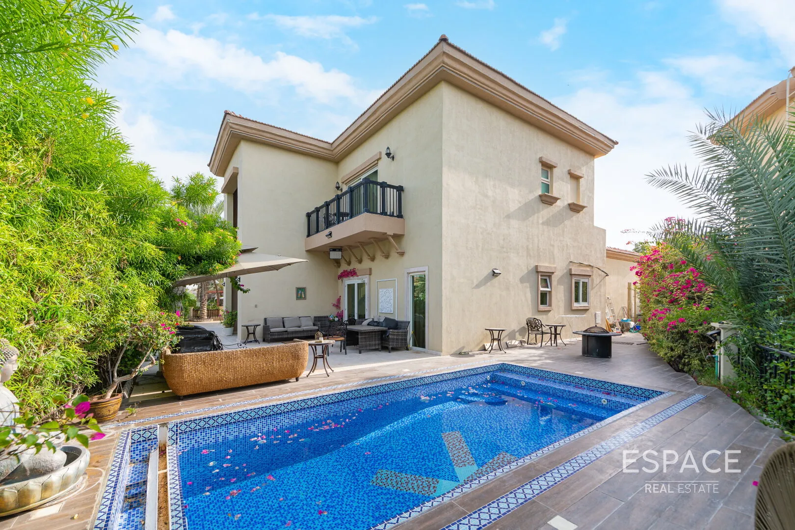 PropertiesGalleryCamera