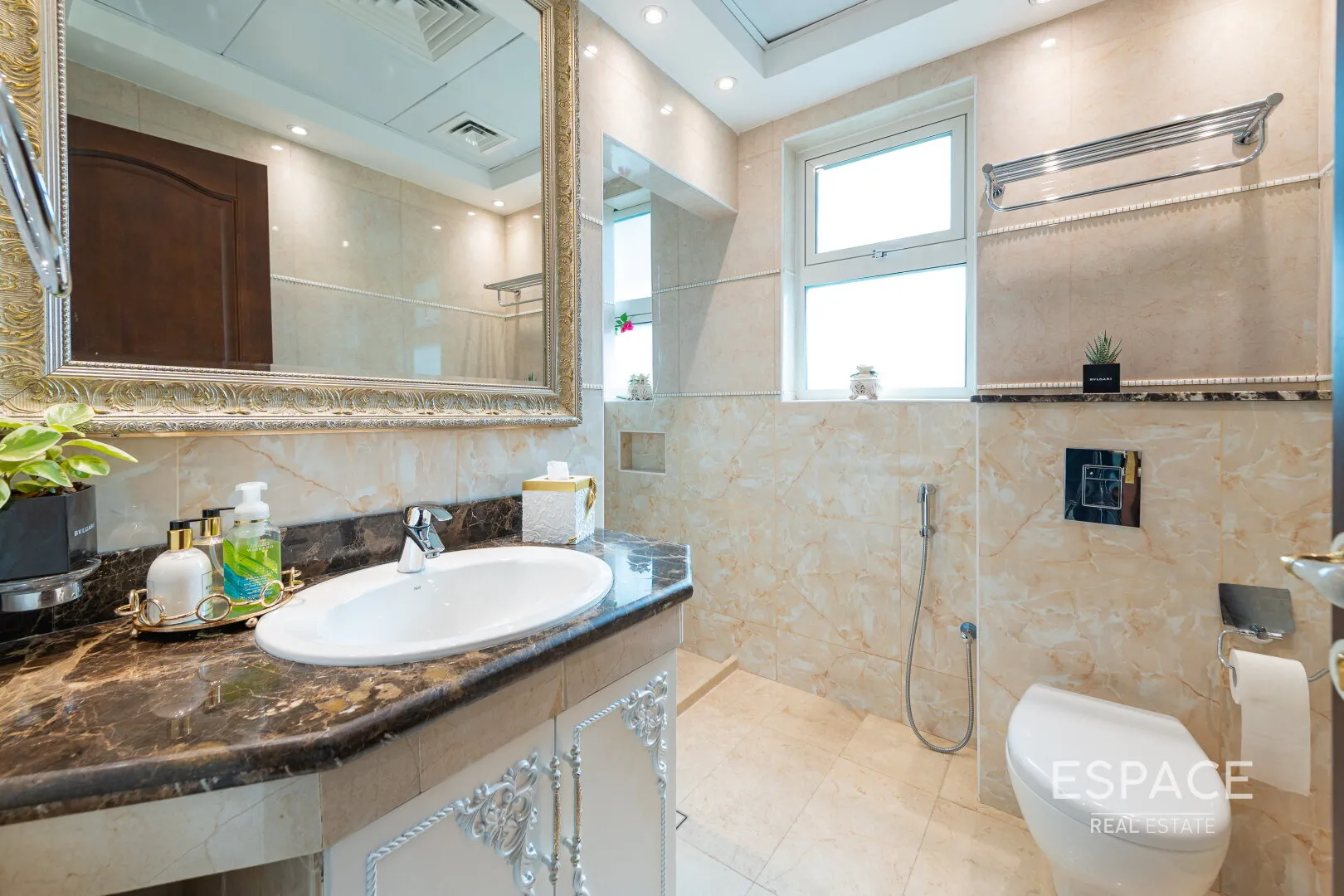 single static gallery