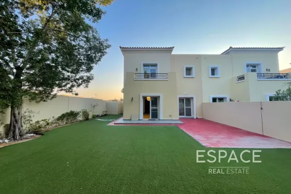 Ghadeer 2, Lakes, Dubai - Espace