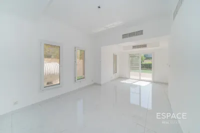 Springs 14, Springs, Dubai - Espace